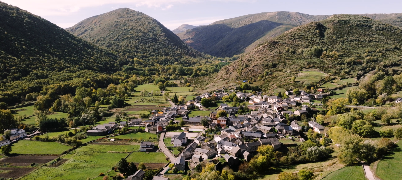 Vista de Murias de Paredes en una captura del audiovisual.