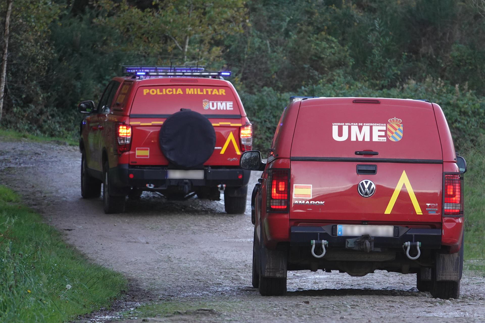 Vehículos de la UME, en la zona de la búsqueda