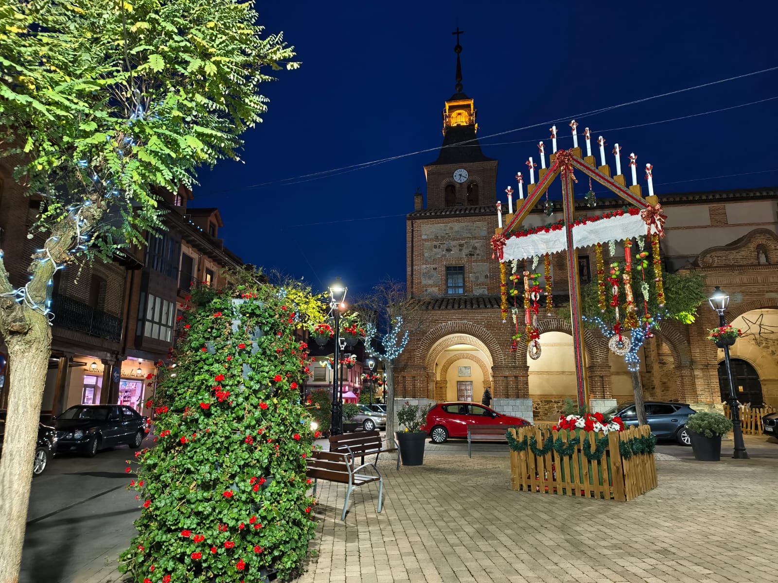 Gran Ramo Leonés de Navidad en la Plaza Mayor de Santa María. | A. RODRÍGUEZ