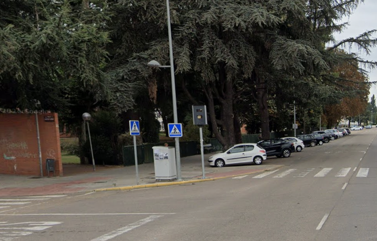 Radar en la zona del Centro de Salud de La Bañeza. | L.N.C. Radar en la zona del Centro de Salud de La Bañeza. | L.N.C.