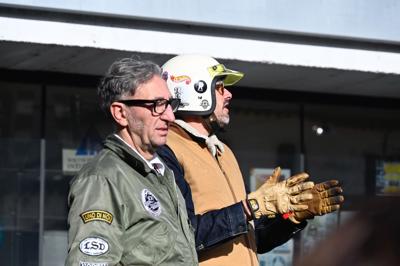 Concentración de vespas por el Purple Weekend (6) Concentración de vespas por el Purple Weekend (6)