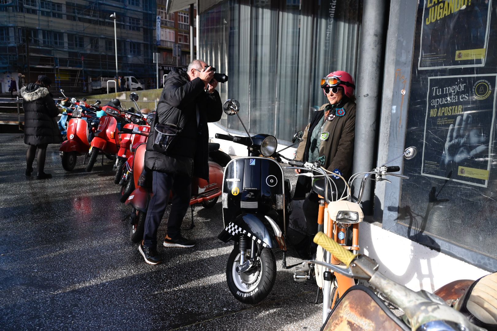 Concentración de vespas por el Purple Weekend (11) Concentración de vespas por el Purple Weekend (11)