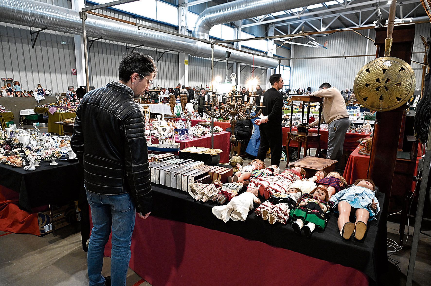 Feria de antigüedades de Astorga. | SAÚL ARÉN