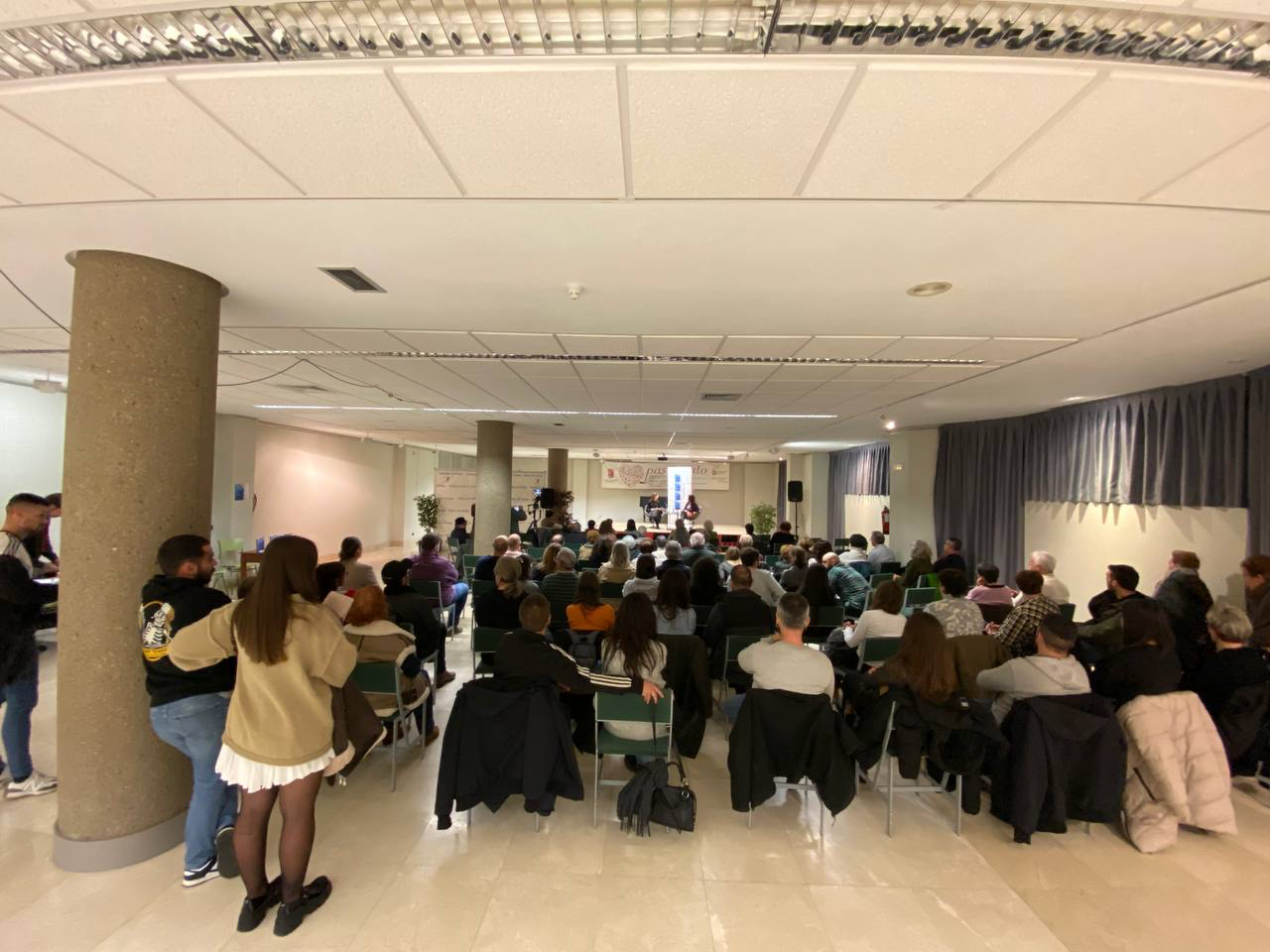 Mesa redonda con profesionales de extinción de incendios de Castilla y León. | L.N.C.