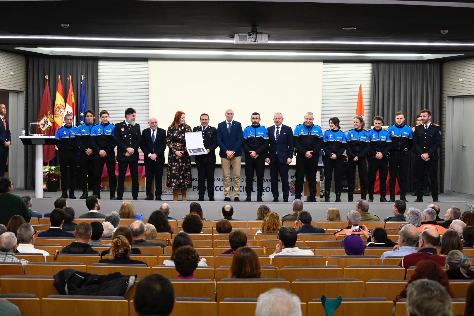 Un instante del acto celebrado ayer en el salón de actos Alfonso V. SAÚLARÉN