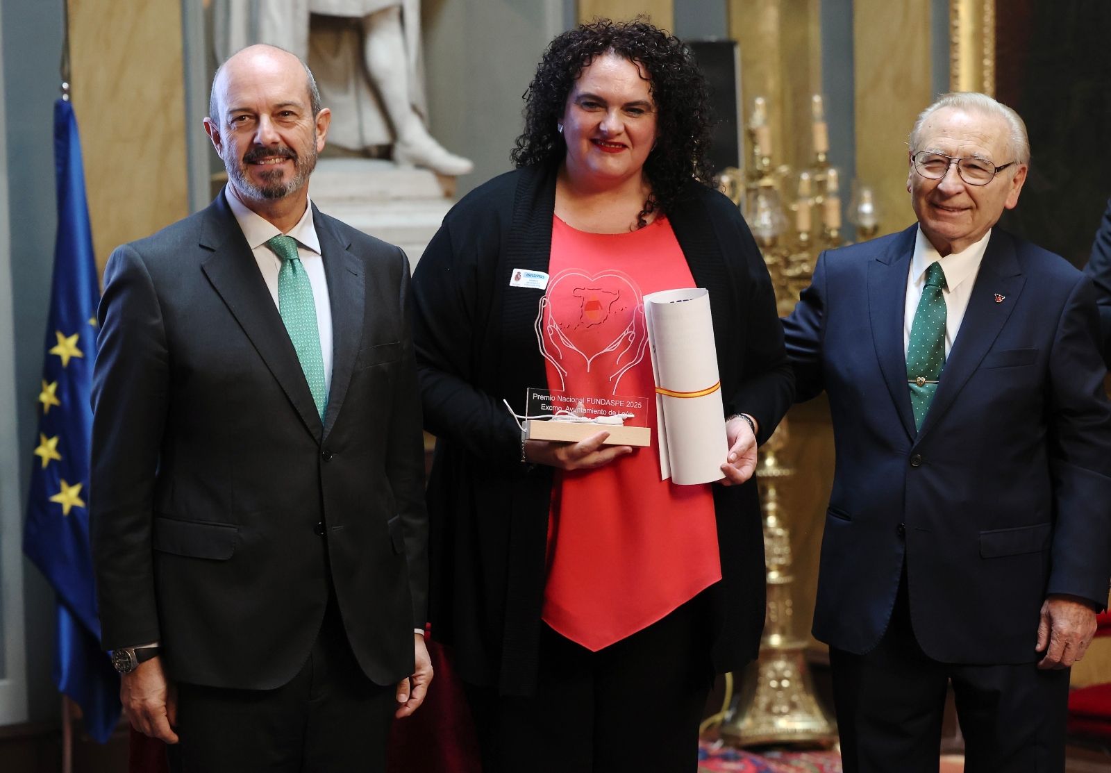 Vera López recoge el premio Fundaspe por la donación altruista en León | JUAN LÁZARO  (ICAL)