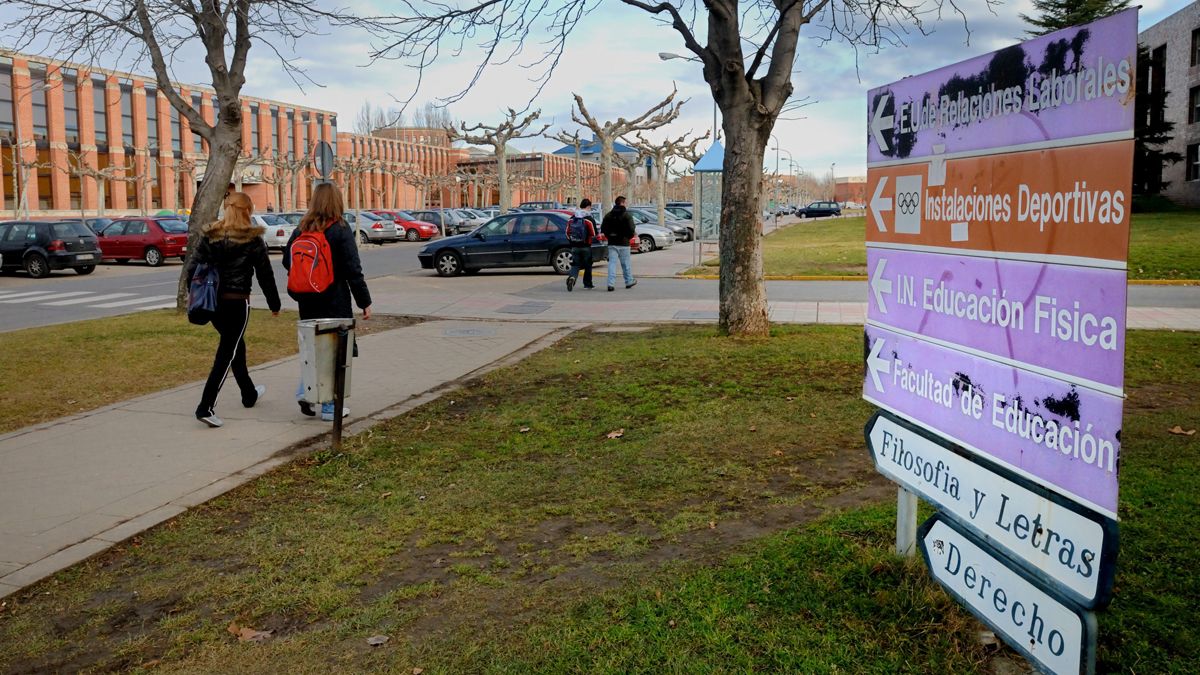 La Universidad de León organiza cada año una serie de cursos de verano. | MAURICIO PEÑA