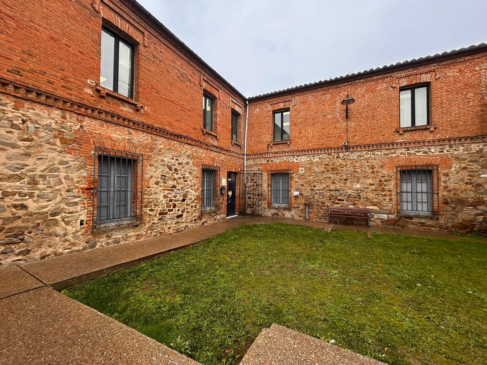 Vista exterior de la biblioteca de Astorga. | L.N.C.