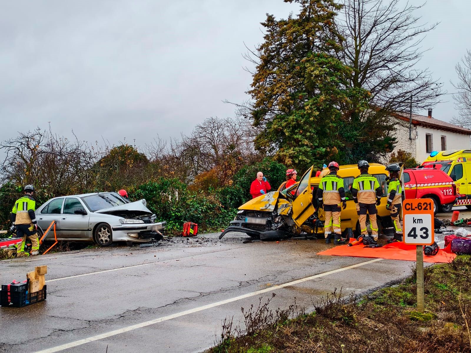 Espectacular accidente en Santa María del Páramo. | A. R.