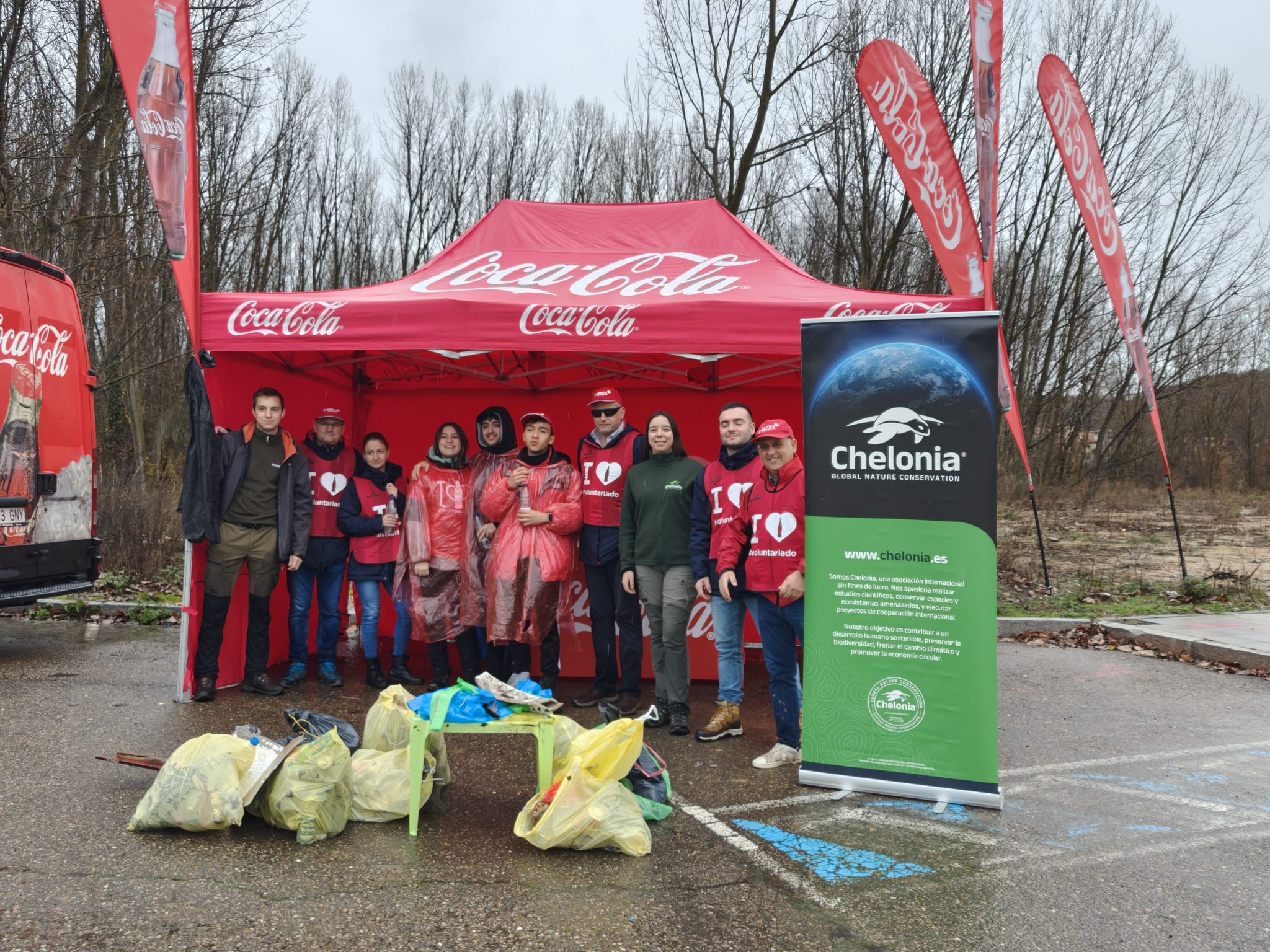 Foto de familia de algunos voluntarios