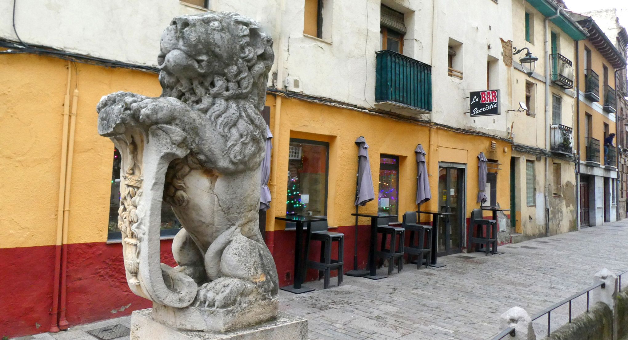 León del Mercado. | GREGORIO F. CASTAÑÓN León del Mercado. | GREGORIO F. CASTAÑÓN