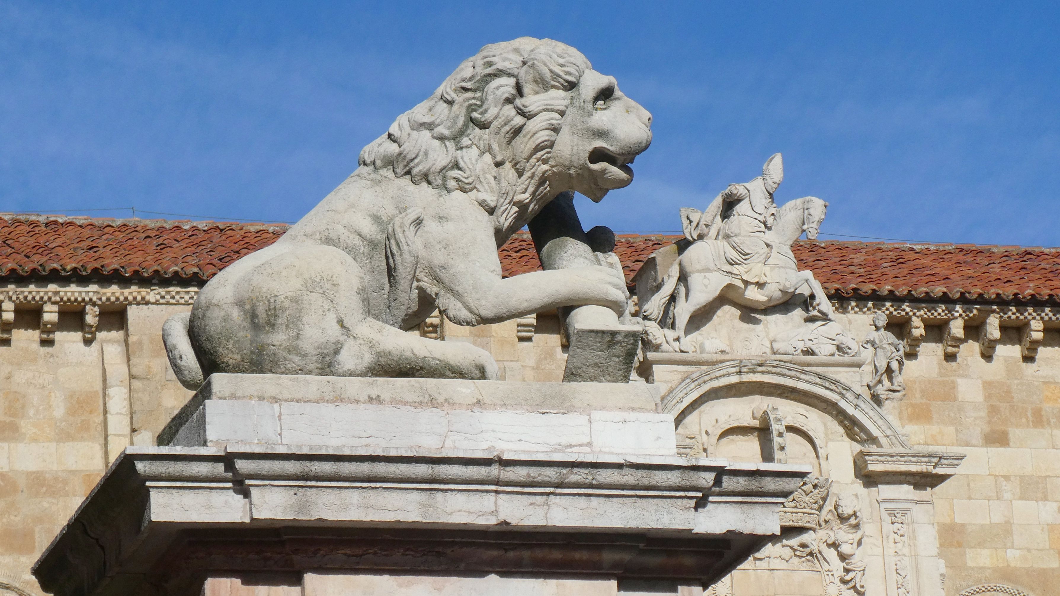 León de San Isidoro. | GREGORIO F. CASTAÑÓN León de San Isidoro. | GREGORIO F. CASTAÑÓN