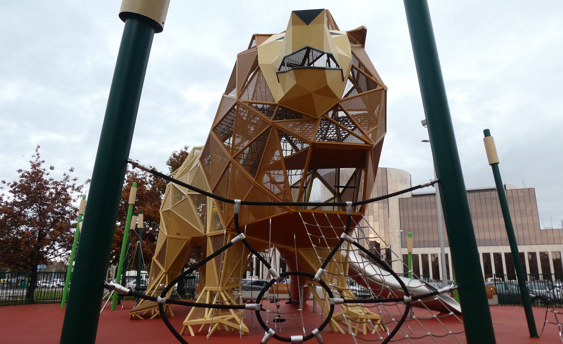 León de la Explanada de los Pendones Leoneses. | GREGORIO F. CASTAÑÓN León de la Explanada de los Pendones Leoneses. | GREGORIO F. CASTAÑÓN