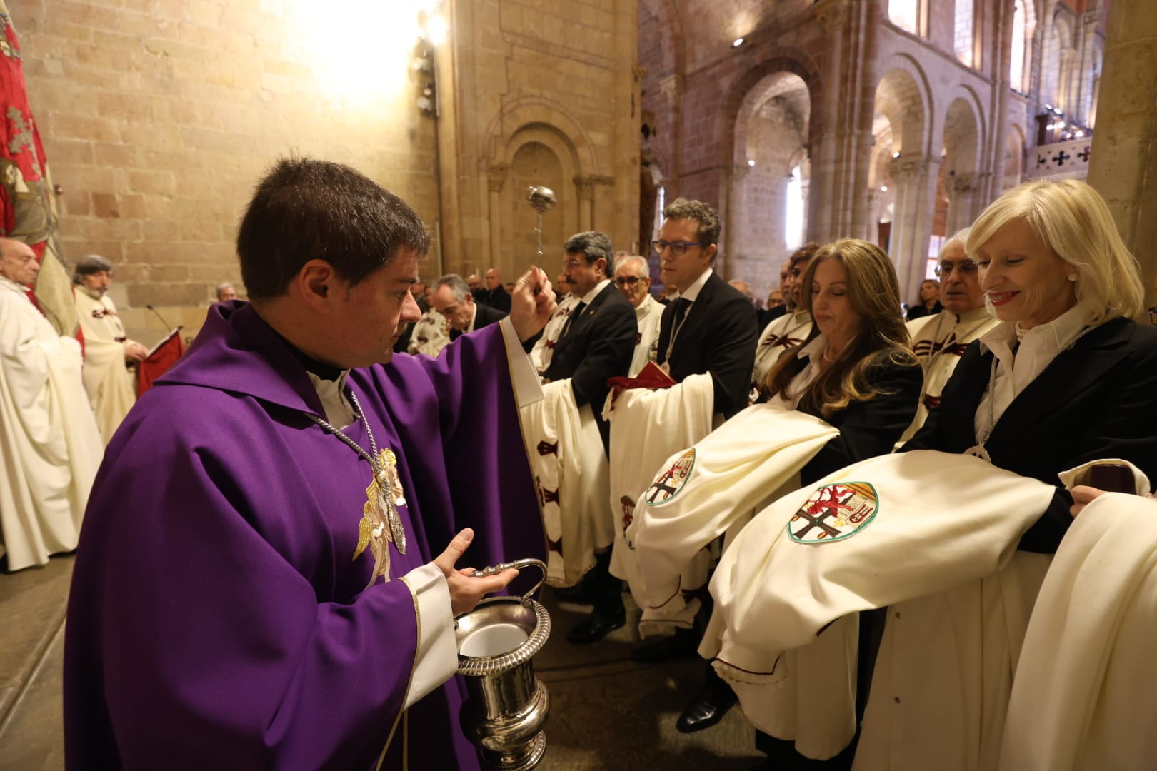 Una de las bendiciones durante el acto celebrado este domingo. | FERNANDO OTERO