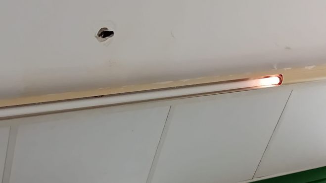 Los techos del centro se han abierto en algunos casos. Los techos del centro se han abierto en algunos casos.