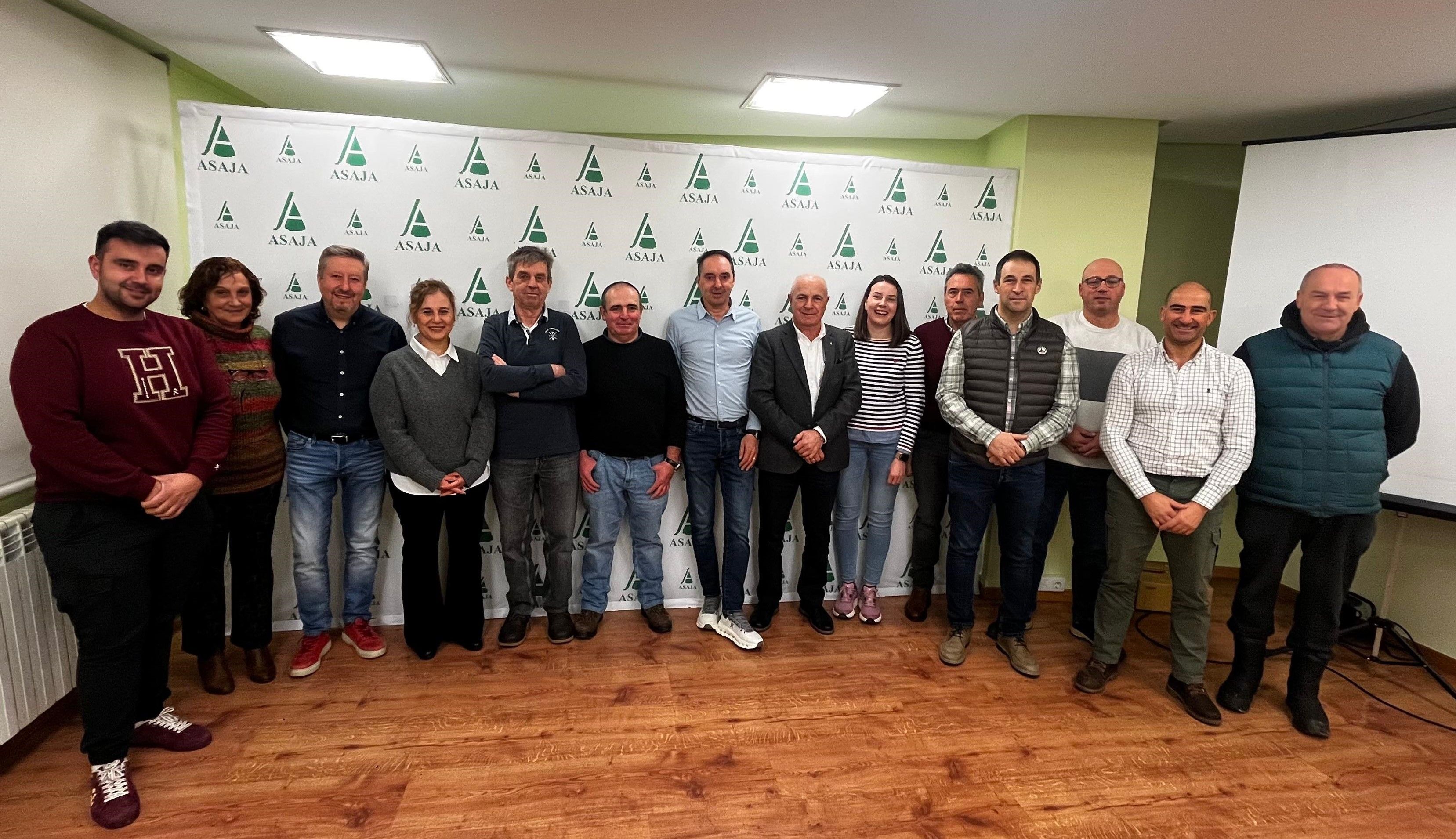 Comité Ejecutivo de Asaja donde se reconoció la figura de Demetrio Espadas. | L.N.C.