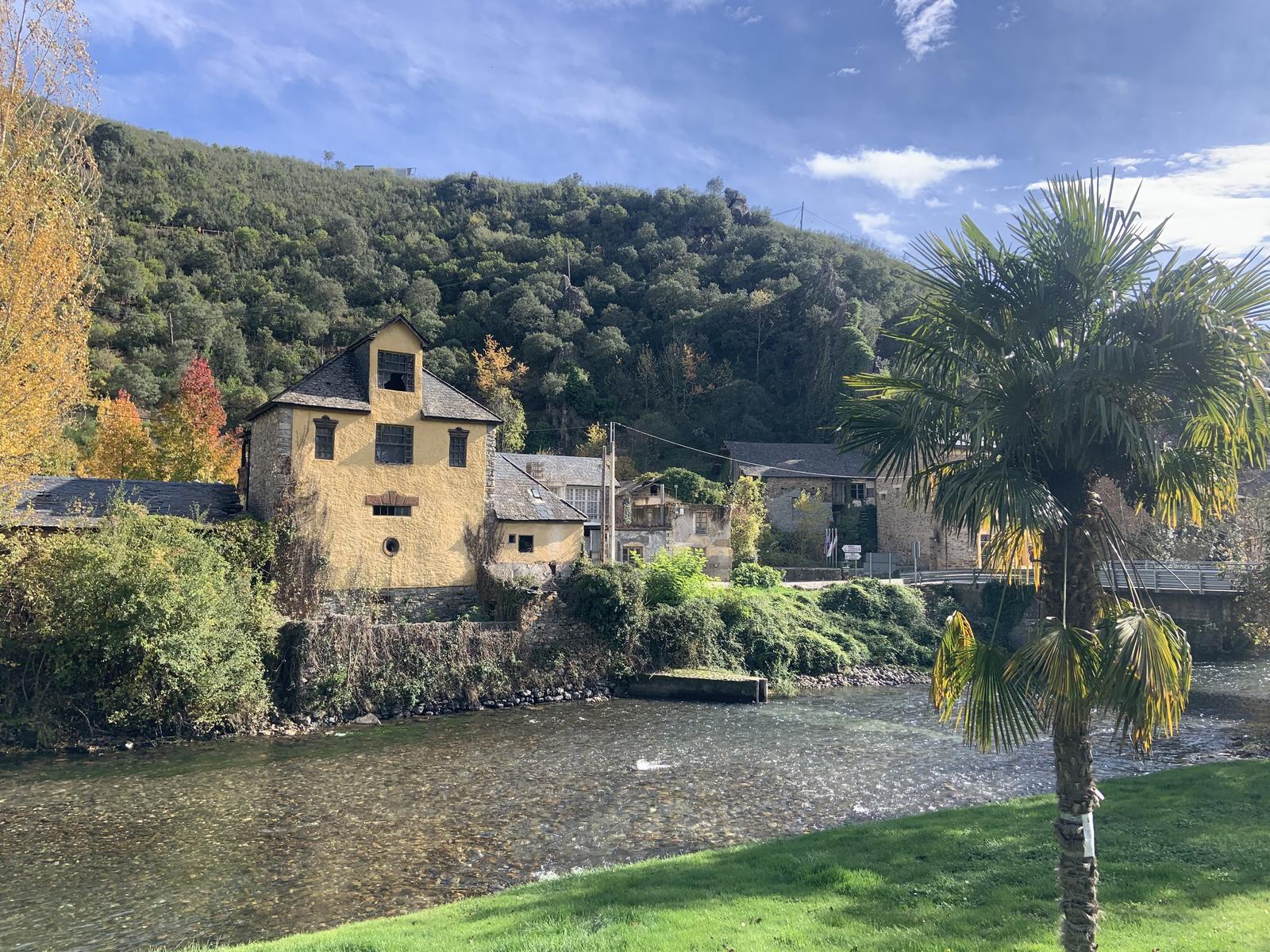 Friera pertenece al municipio de Sobrado.