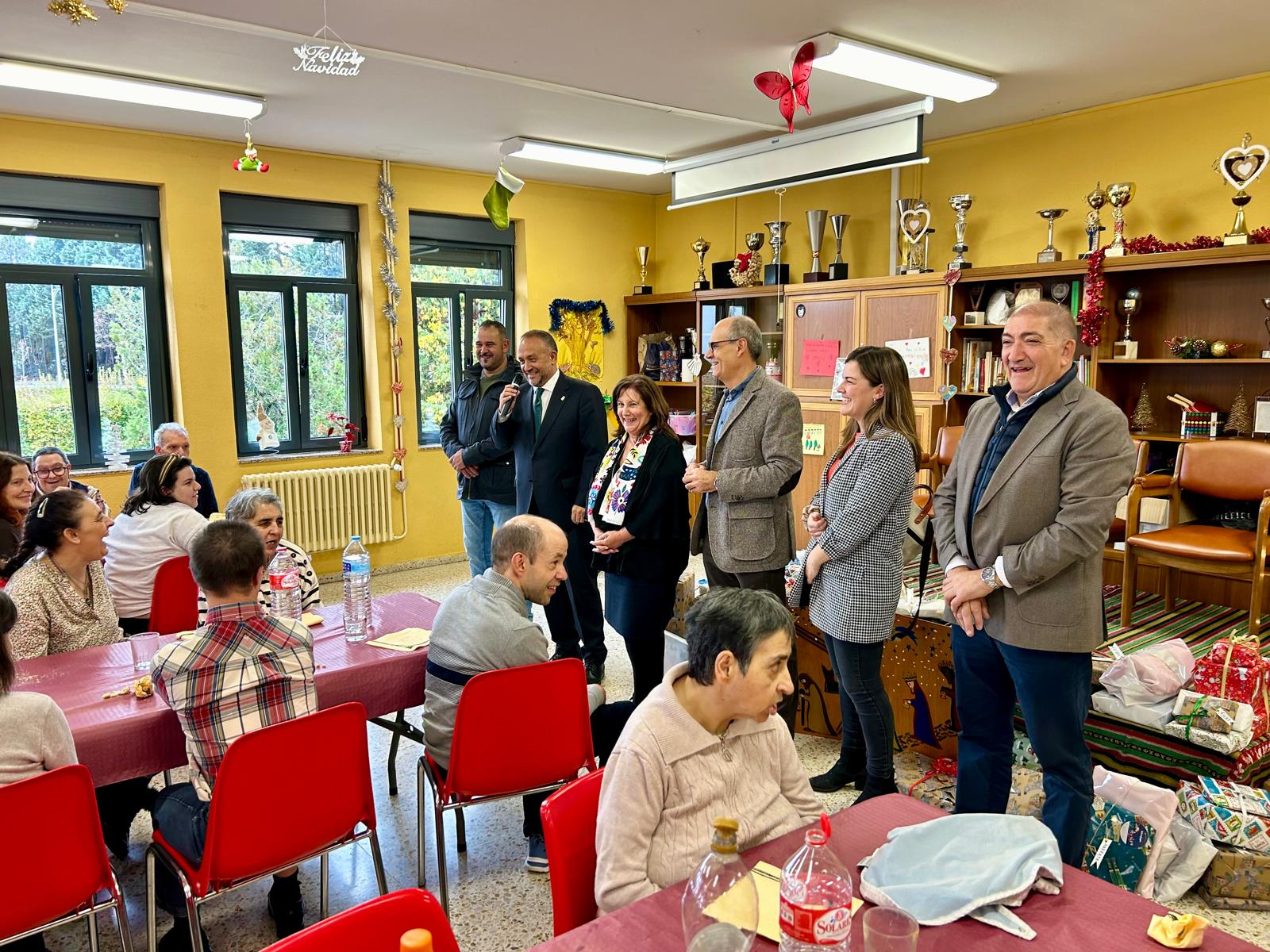 Un momento de la visita al centro Sagrado Corazón Un momento de la visita al centro Sagrado Corazón