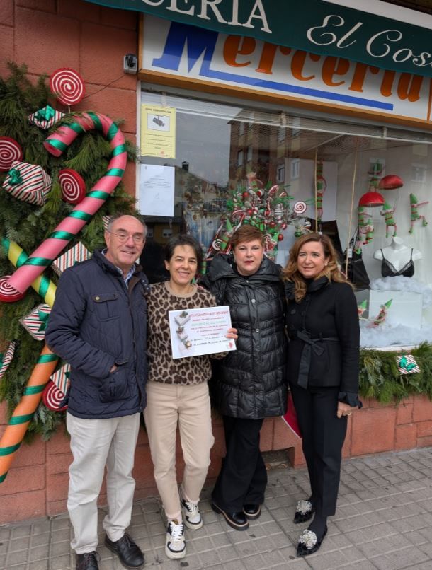 La Mercería El Costurero tiene el mejor escaparate navideño de Bembibre