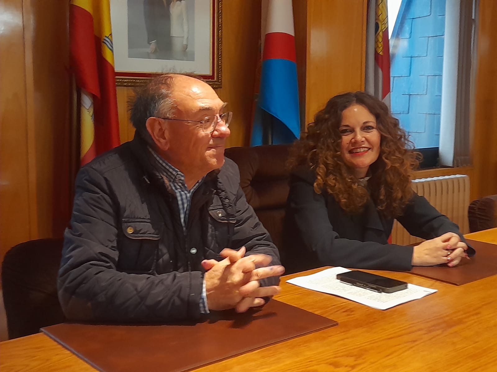 Cao y Benavides en rueda de prensa explicando su postura. | MAR IGLESIAS