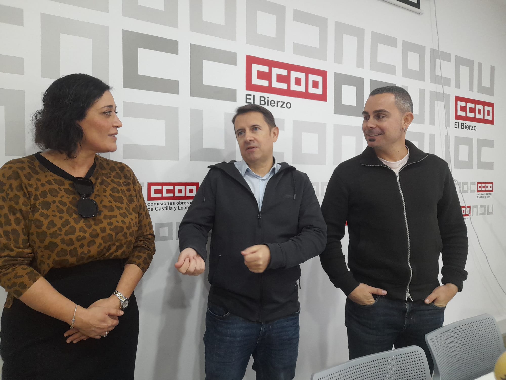 Echegaray en el centro de la imagen, haciendo balance del 2025 en la comarca. | MAR IGLESIAS