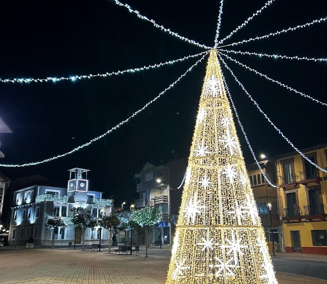 Luz, magia e ilusión en La Robla por estas fiestas navideñas.