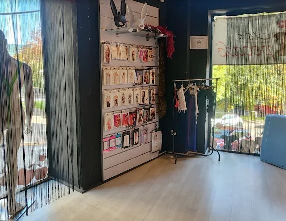 Tienda situada en la calle Río Selmo 8 de Ponferrada.