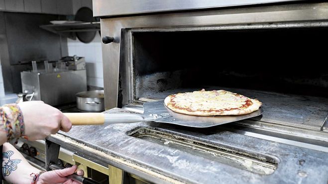 El horno sigue siendo una parte central de Ragazzi. | SAÚL ARÉN