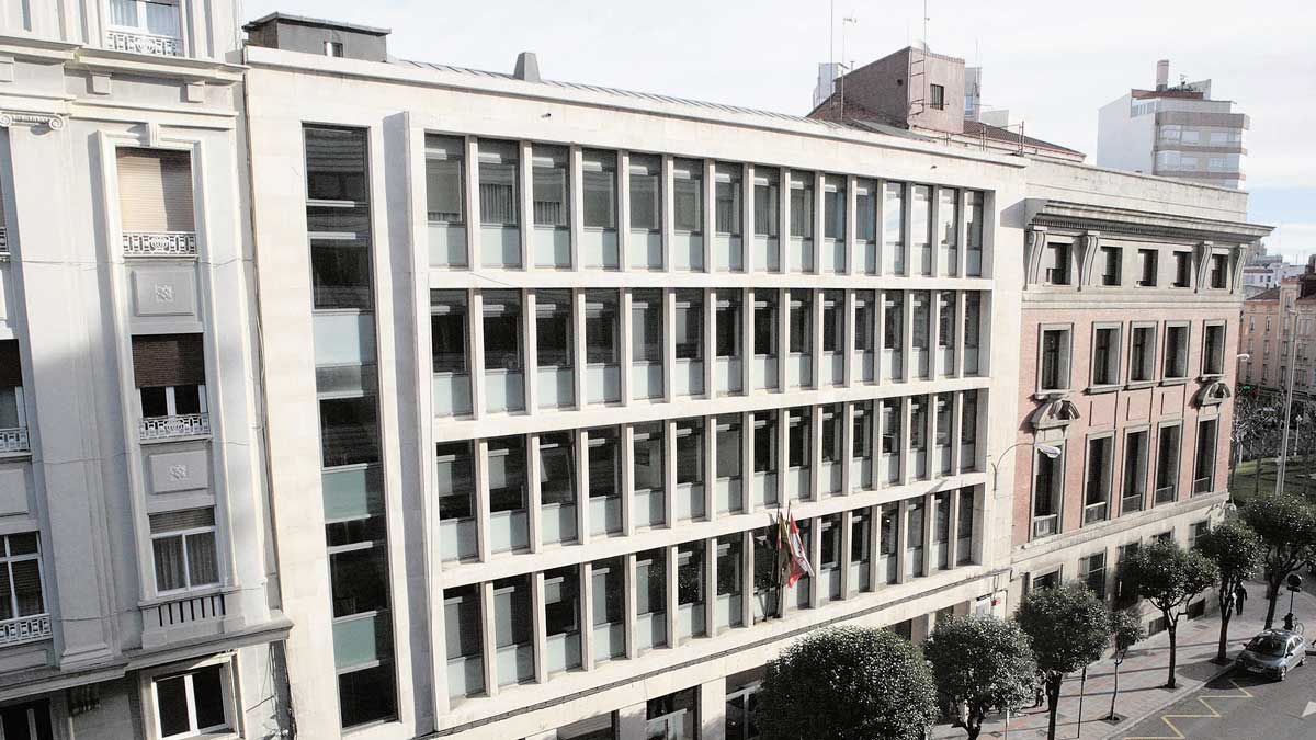 Delegación de la Agencia Tributaria en la capital leonesa. | DANIEL MARTÍN