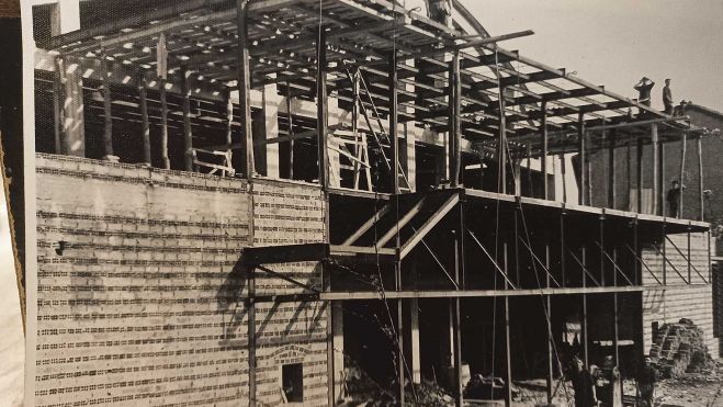 la espectacular obra que en 1964 realizó el fundador del Cine Mary de Cistierna, ahora en manos de sus hijos