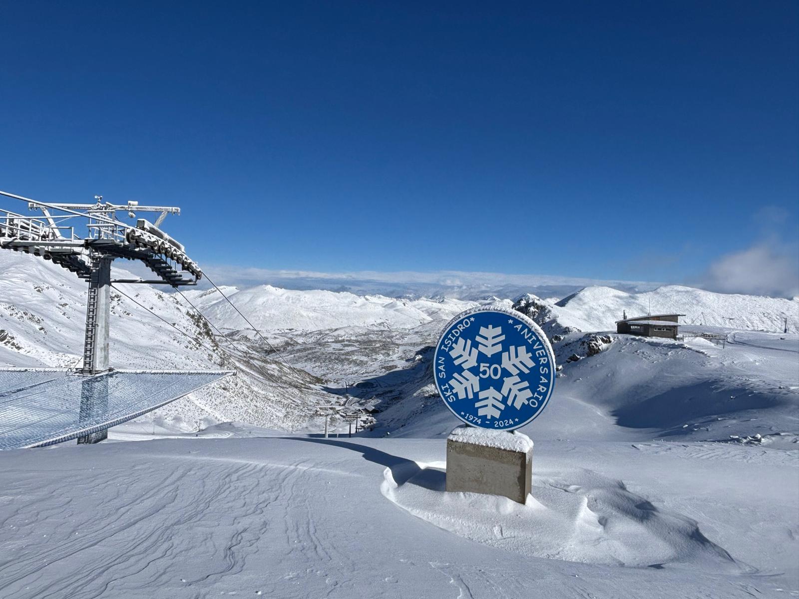 Una imagen del estado actual de las pistas de esquí de San Isidro de cara a la reapertura del próximo 23 de diciembre. | ESTACIÓN DE ESQUÍ SAN ISIDRO