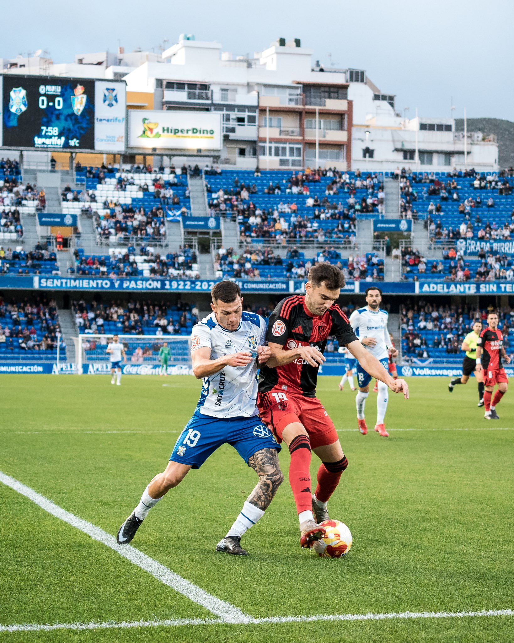 Andoni regresó al once tras superar su gran proceso gripal. TENERIFE