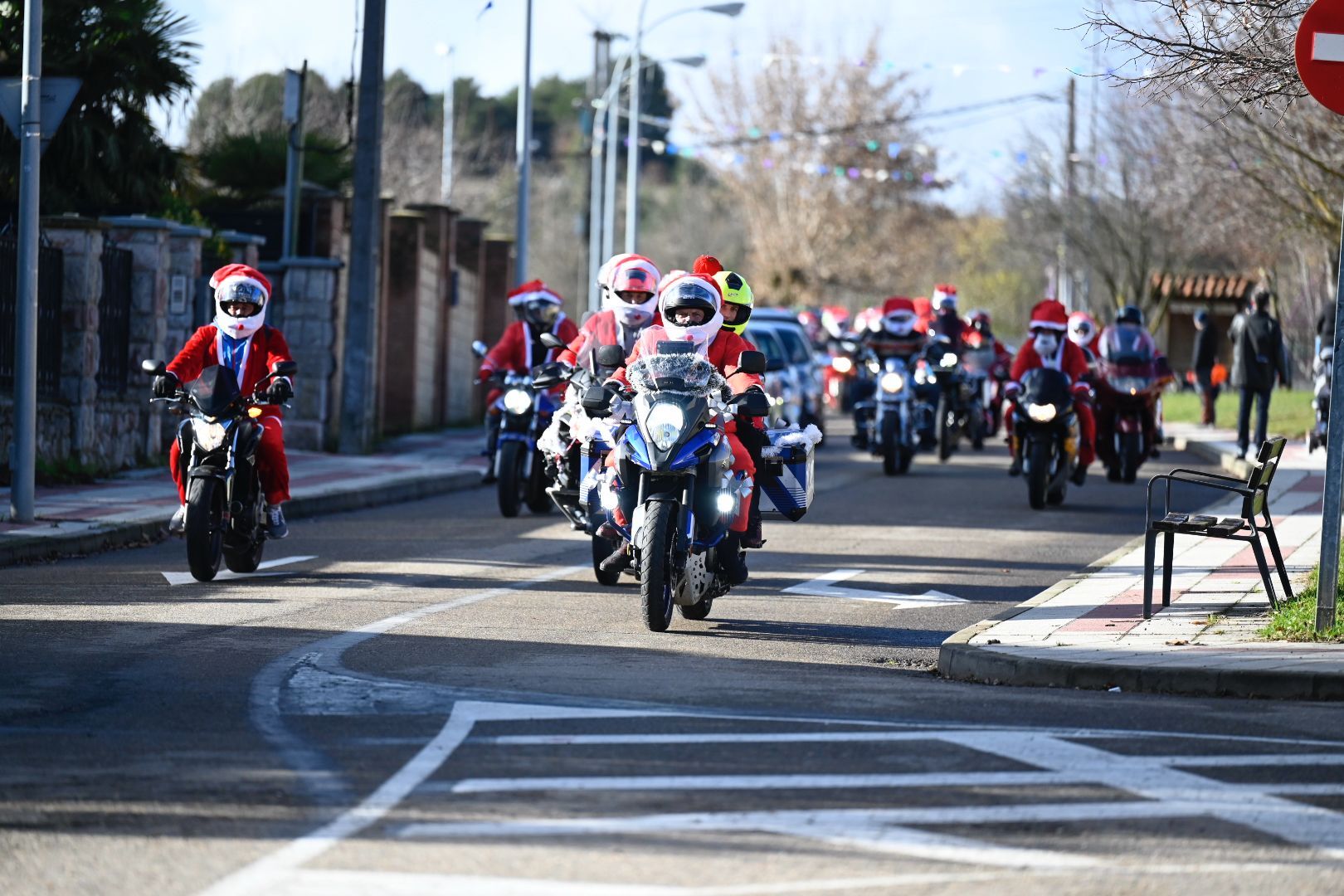 Papá Noel llega a San Andrés en moto | SAÚL ARÉN
