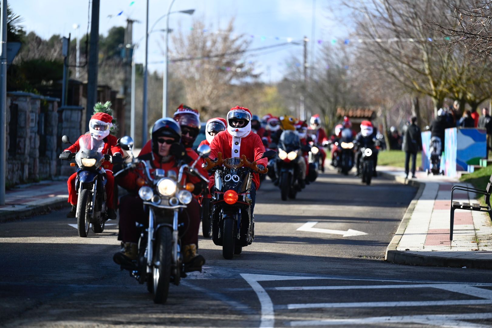 Papá Noel llega a San Andrés en moto | SAÚL ARÉN