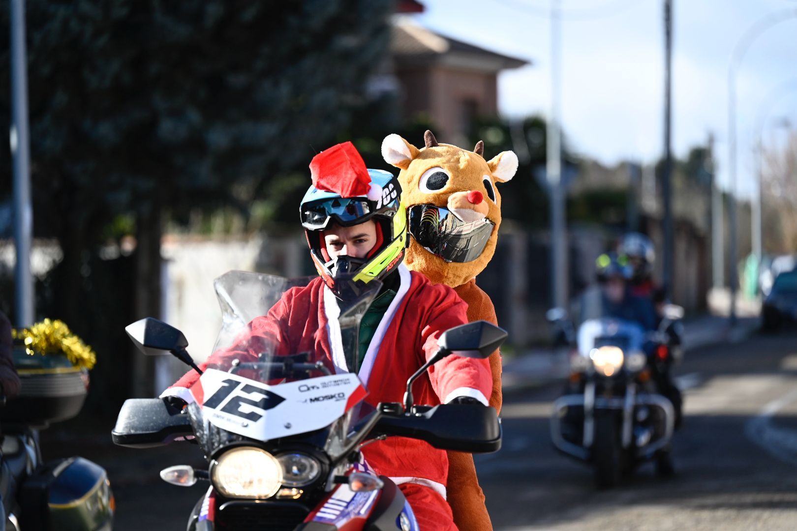 Papá Noel llega a San Andrés en moto | SAÚL ARÉN