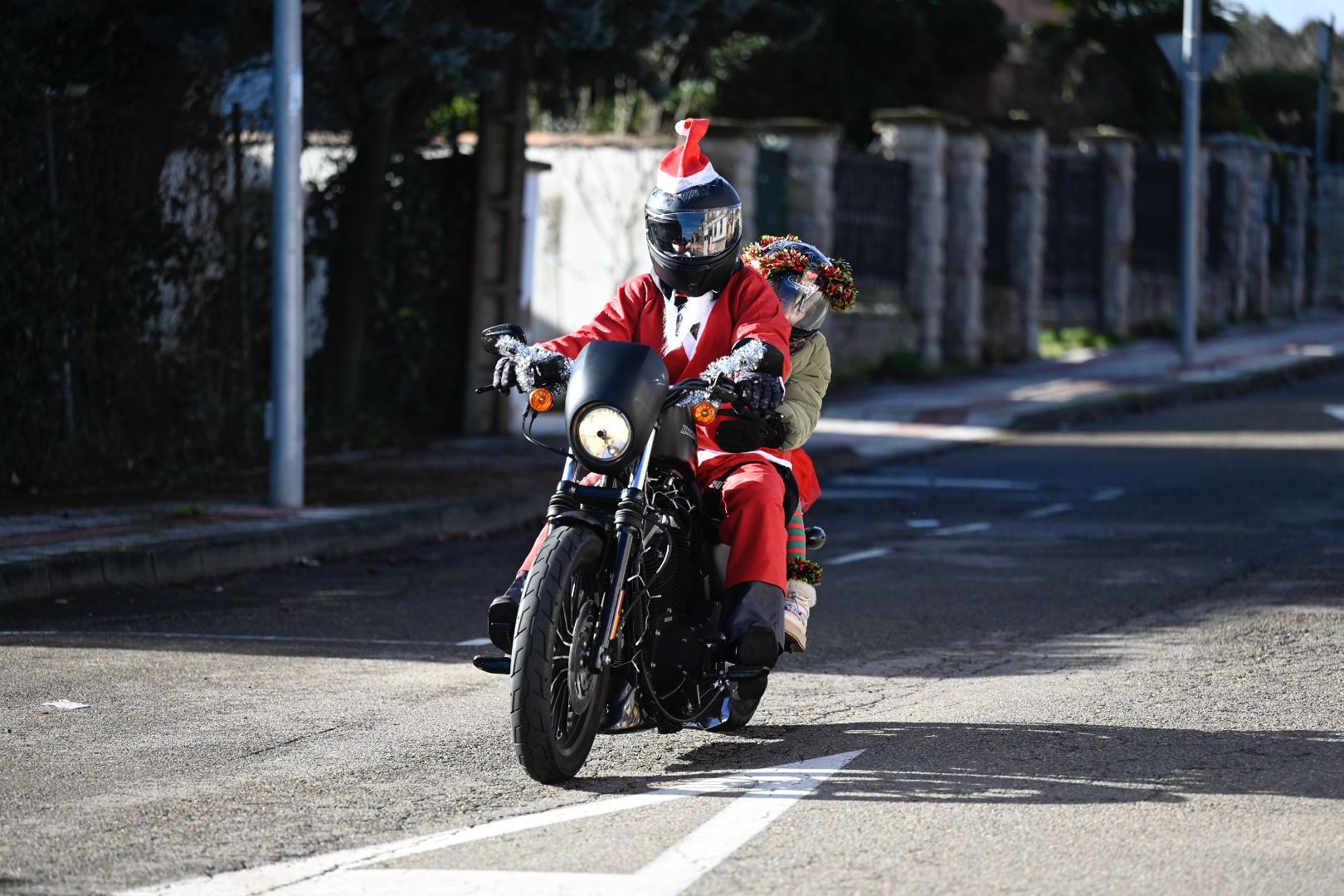Papá Noel llega a San Andrés en moto | SAÚL ARÉN