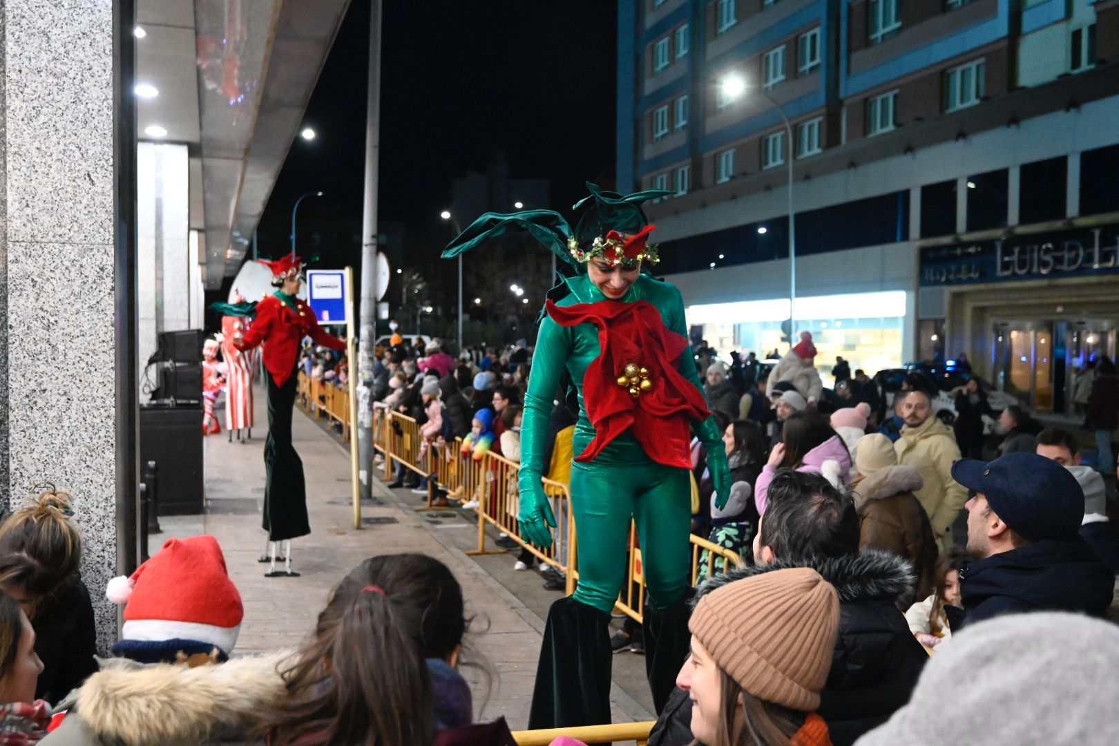 Papá Noel recibe los últimos encargos antes de su noche | SAÚL ARÉN