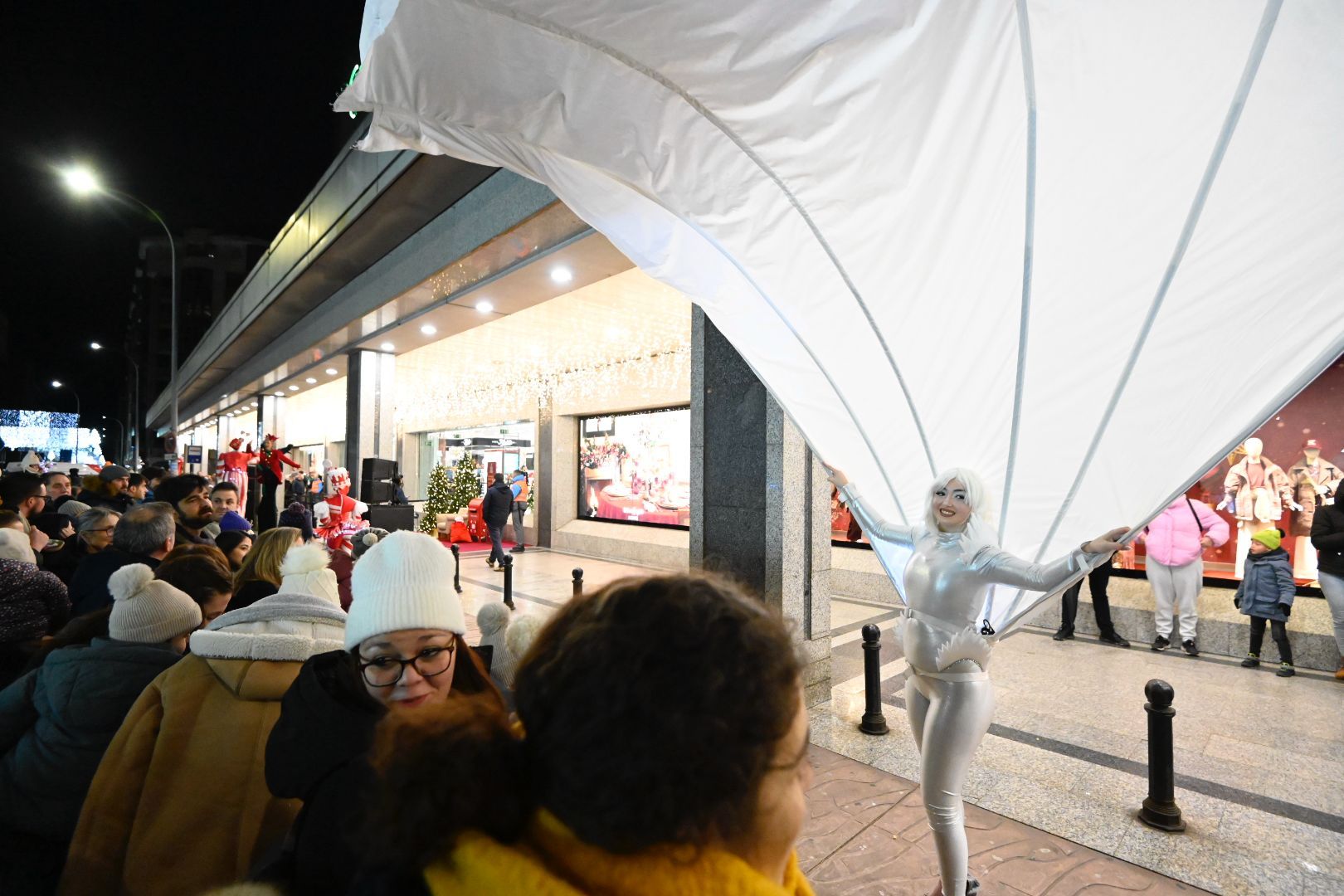 Papá Noel recibe los últimos encargos antes de su noche | SAÚL ARÉN