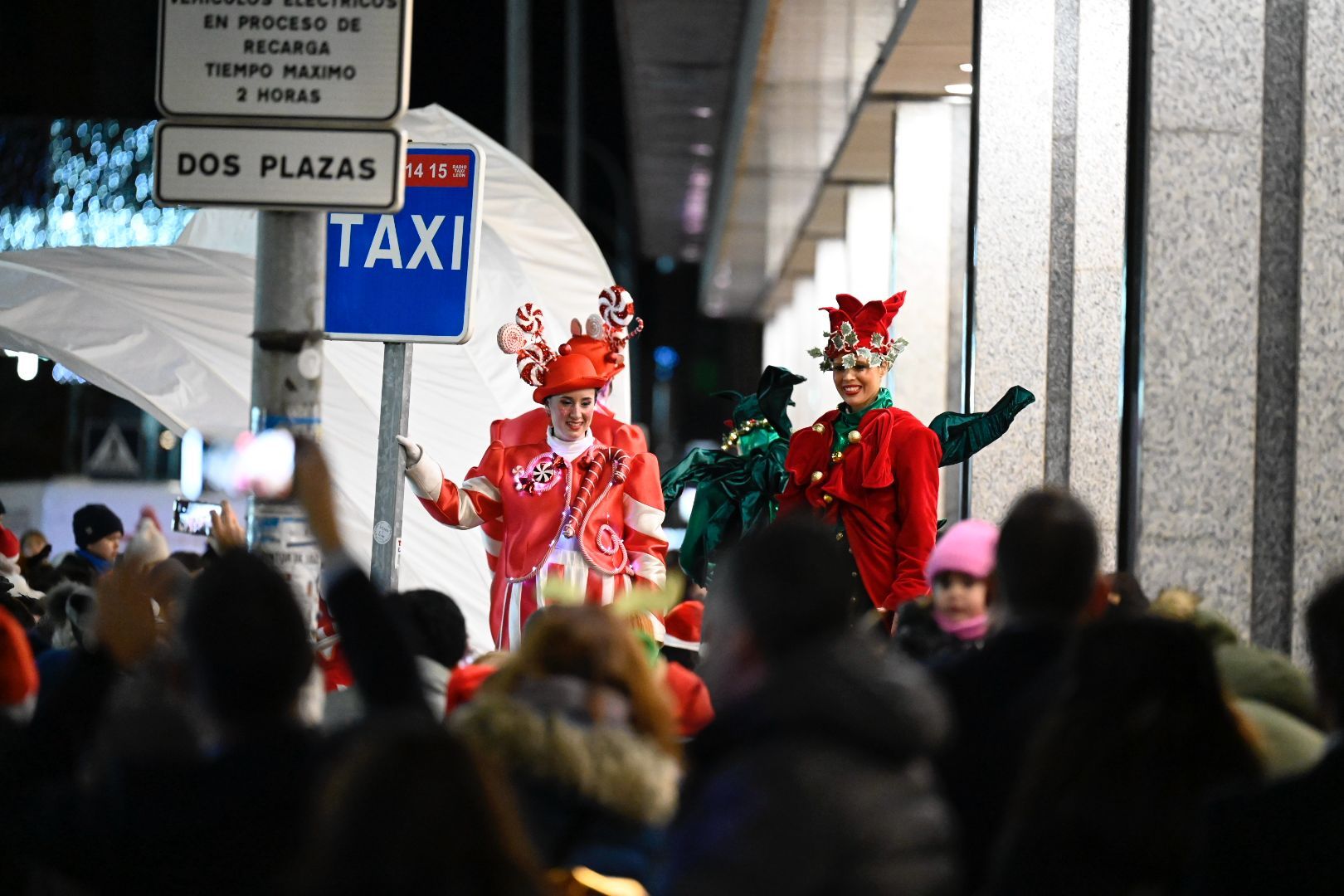 Papá Noel recibe los últimos encargos antes de su noche | SAÚL ARÉN