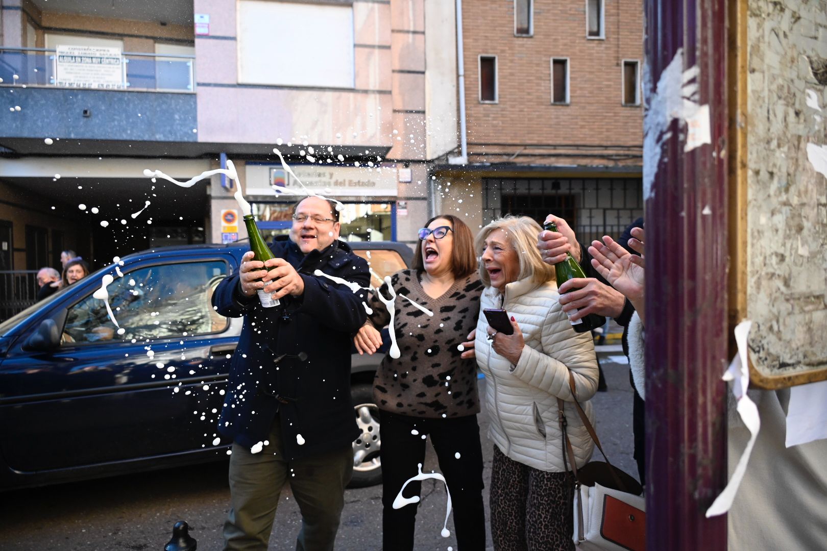 'El Gordo' deja una lluvia de millones en La Bañeza | SAÚL ARÉN