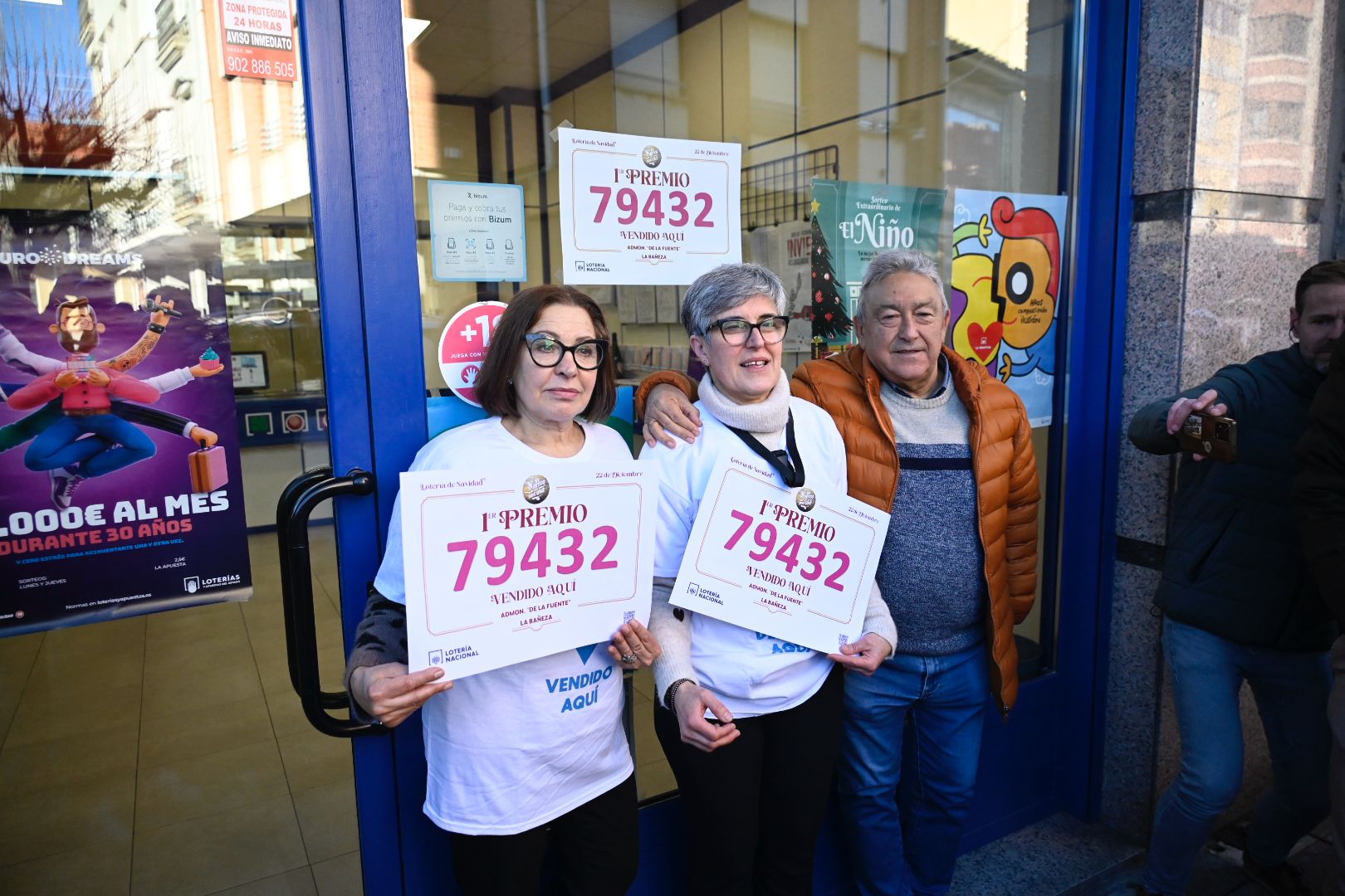 'El Gordo' deja una lluvia de millones en La Bañeza | SAÚL ARÉN