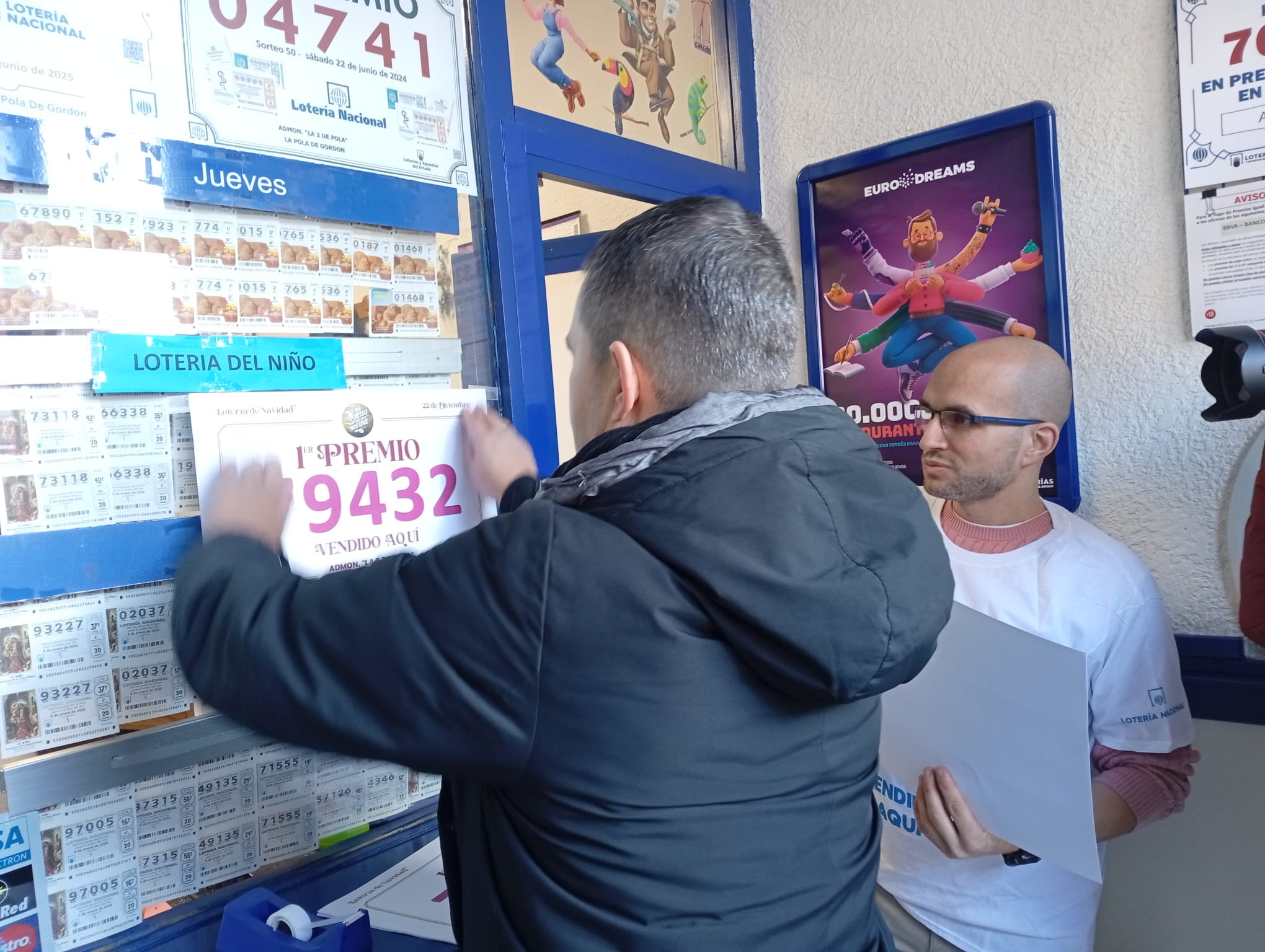 'El Gordo' deja una lluvia de millones en Pola de Gordón | ESTEFANÍA NIÑO