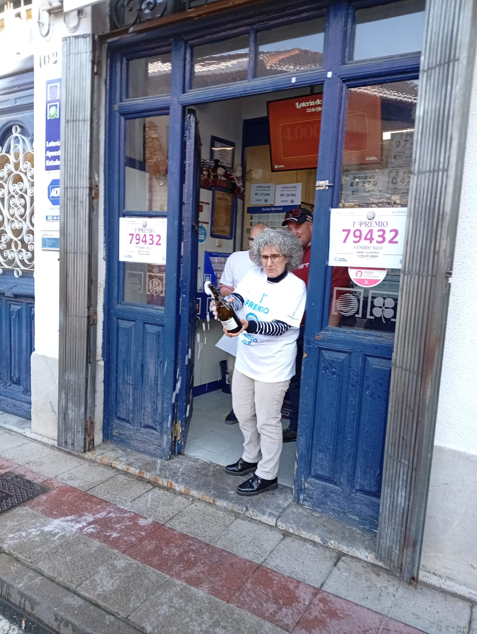 'El Gordo' deja una lluvia de millones en Pola de Gordón | ESTEFANÍA NIÑO