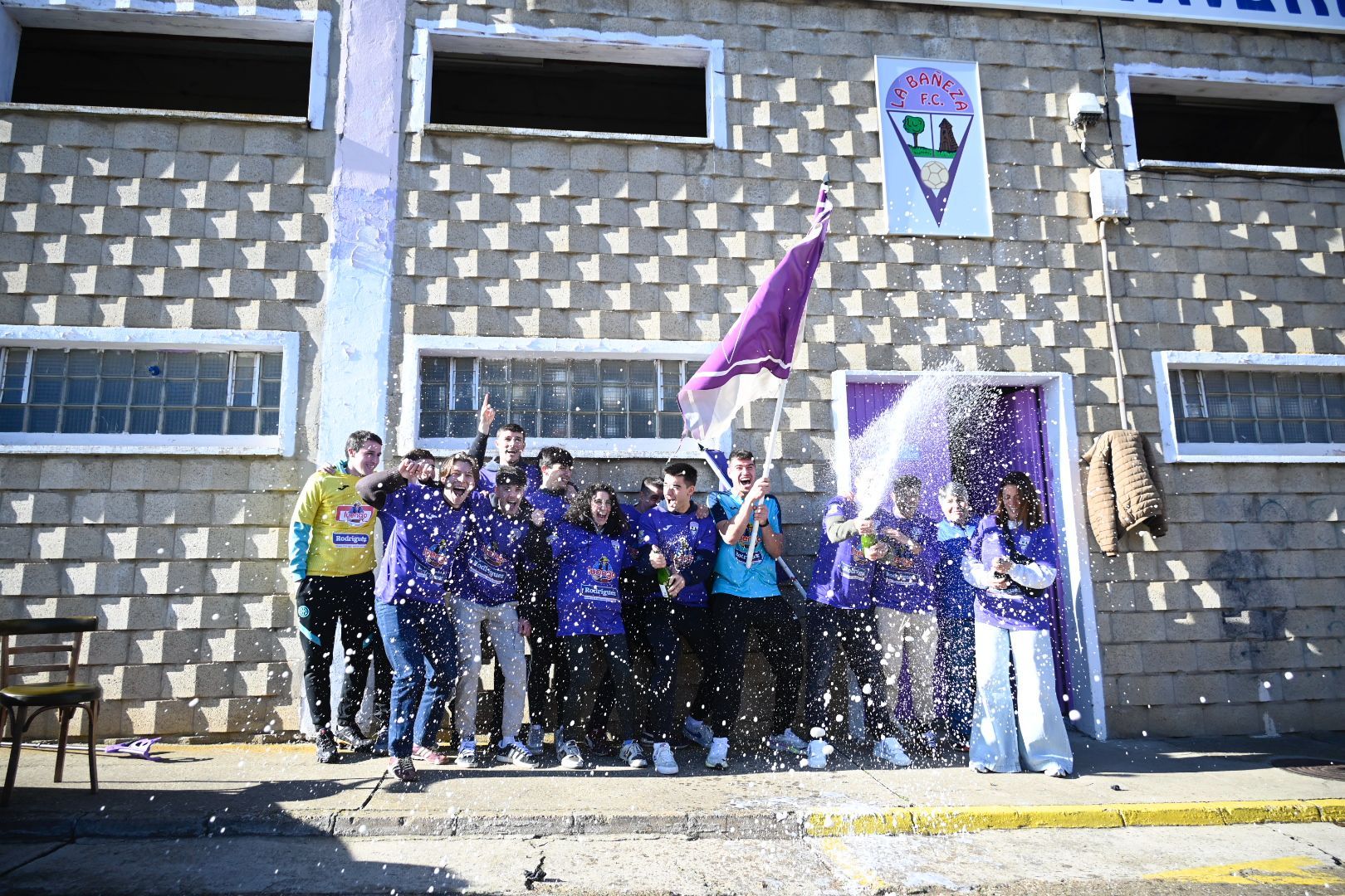 'El Gordo' deja una lluvia de millones en La Bañeza | SAÚL ARÉN