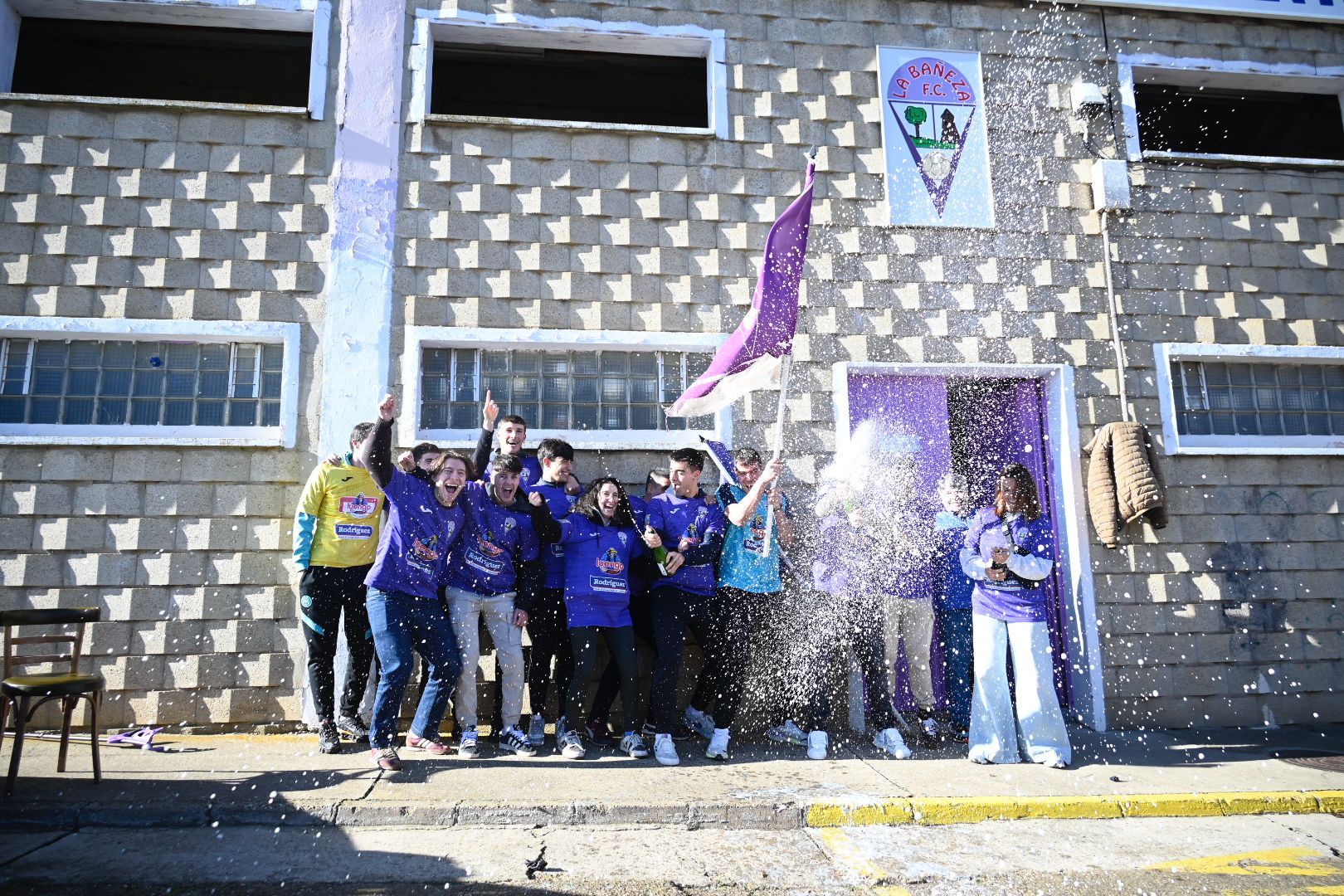 'El Gordo' deja una lluvia de millones en La Bañeza | SAÚL ARÉN