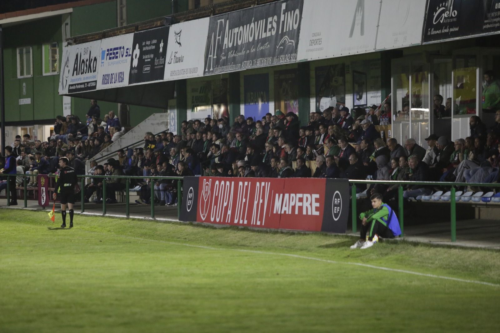 Grada de La Eragudina durante el partido ante el Mirandés en la Copa del Rey. FERNANDO OTERO