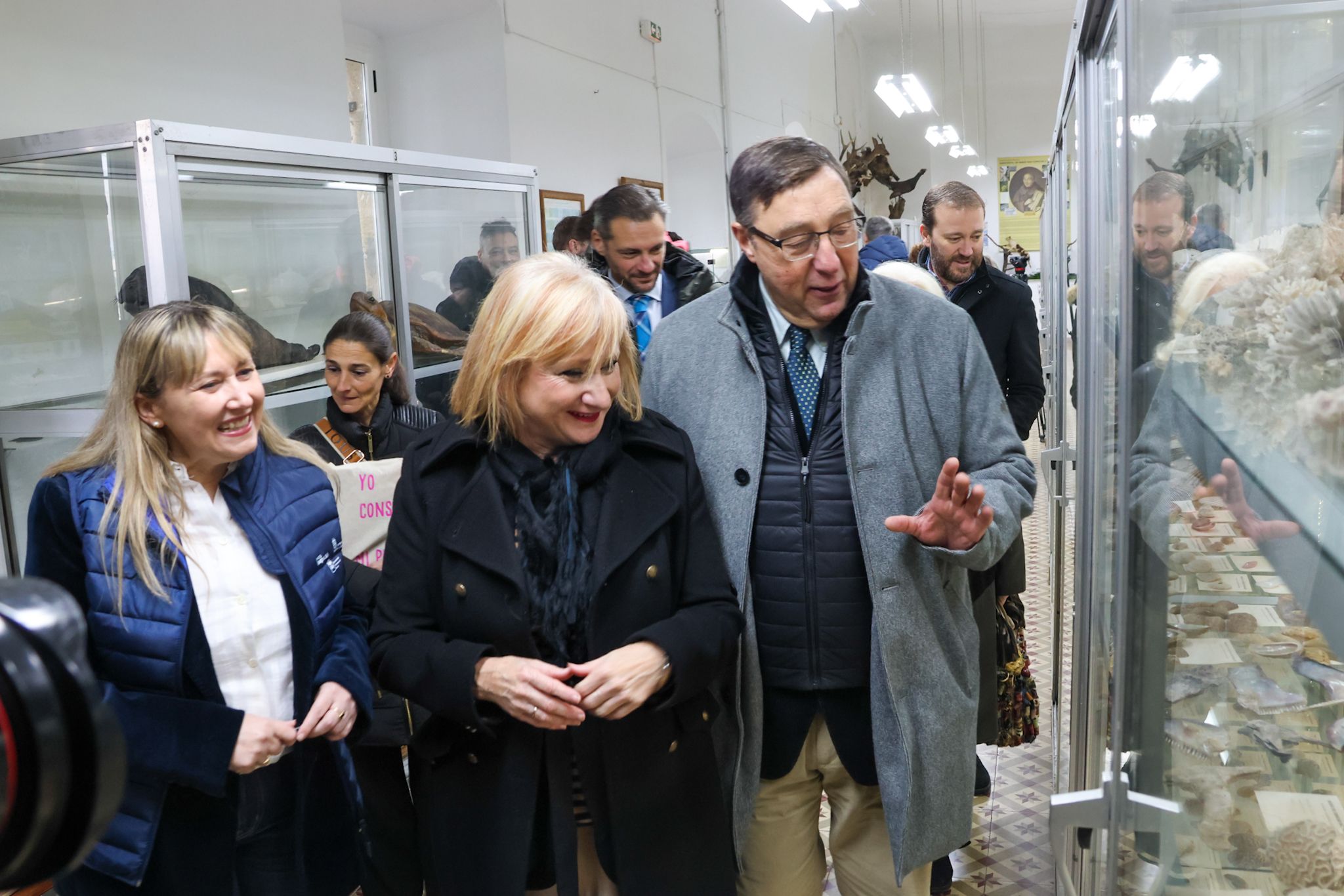 La consejera de Industria, Comercio y Empleo, Leticia García, en Villafranca del Bierzo.