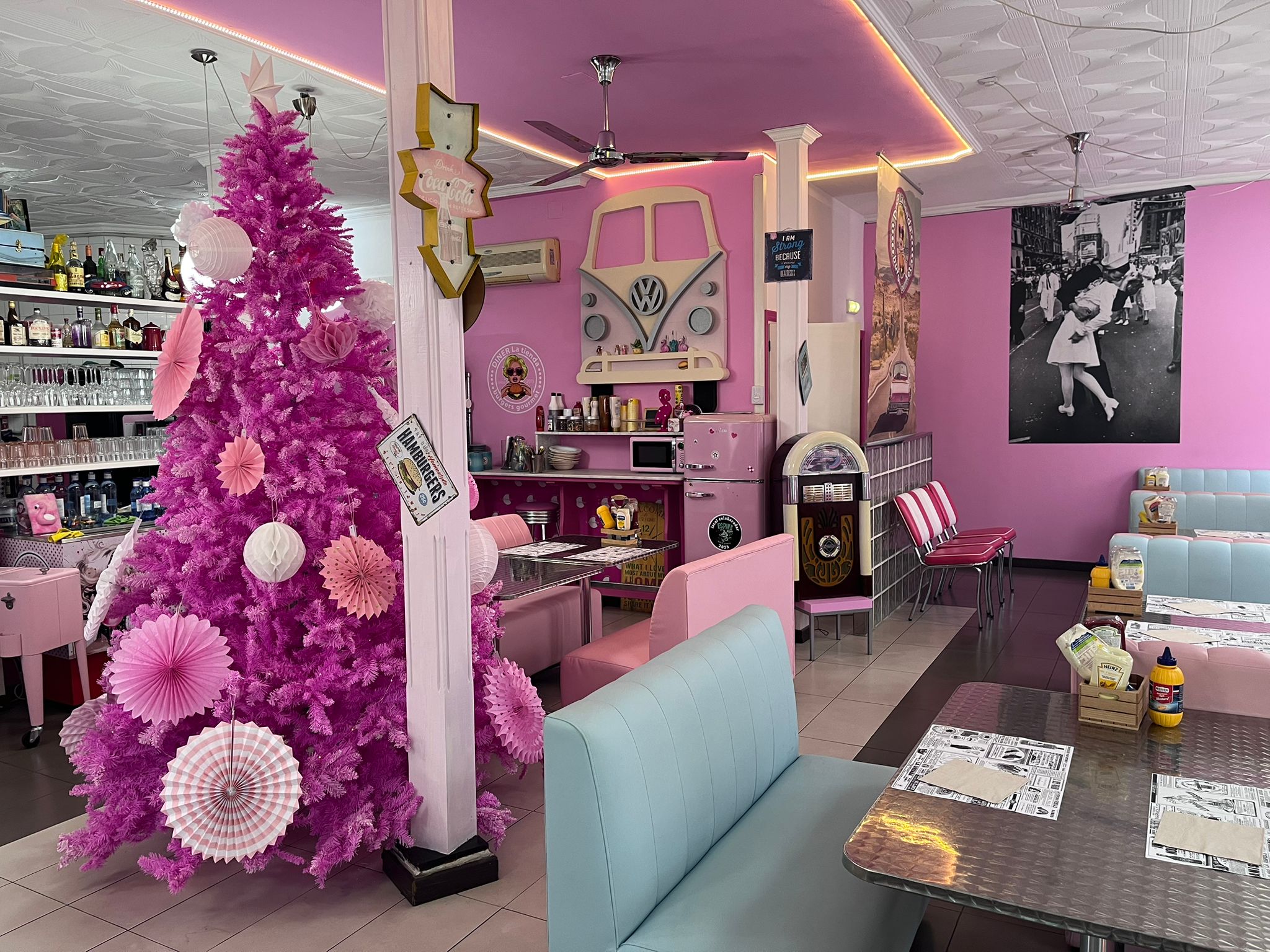 Diner la tienda tiene uno de los locales más curiosos del Bierzo. LNC