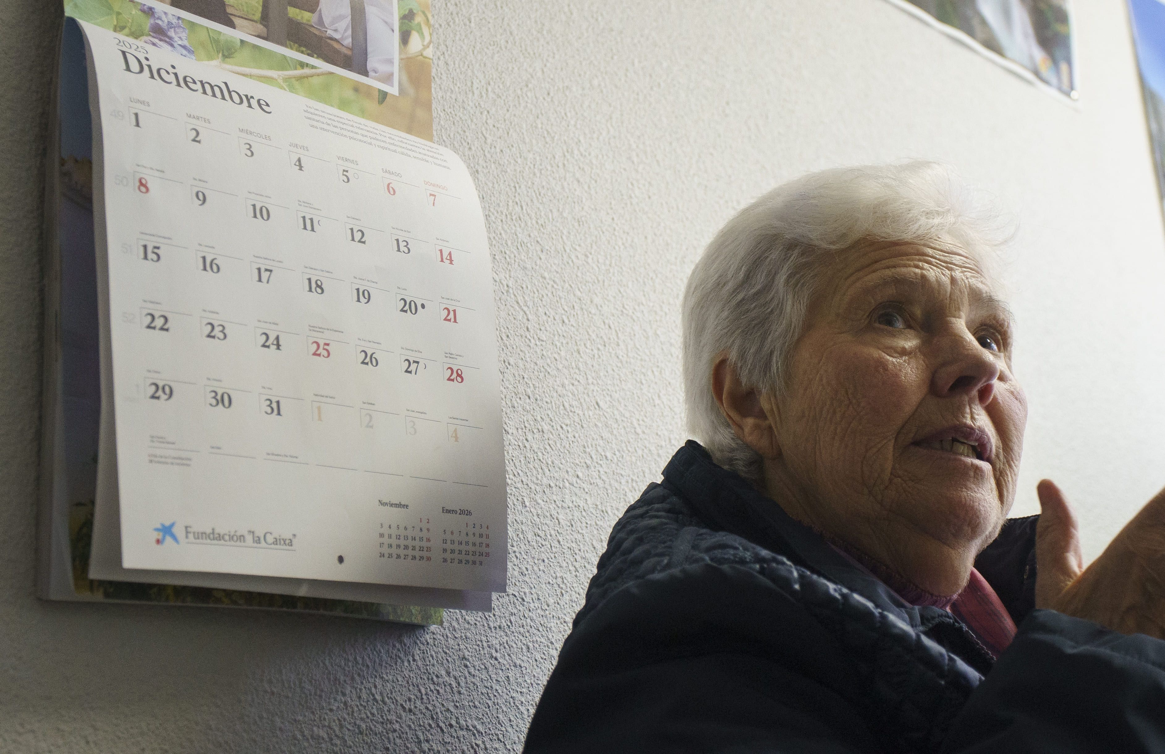 Dolores Quiroga, una vecina del barrio ponferradino de Cuatrovientos que perdió a su marido. | CÉSAR SÁNCHEZ (ICAL)