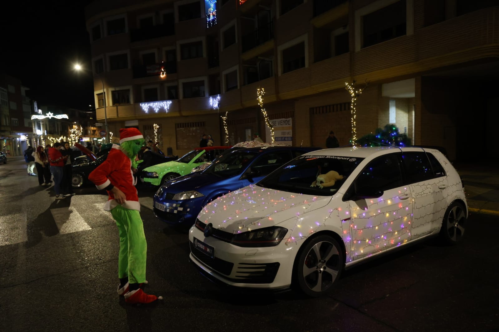 Concentración de coches tuneados de Navidad en La Bañeza (1)